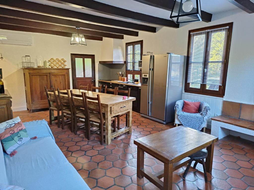 Kuchyňa alebo kuchynka v ubytovaní Maison de vacances à la campagne
