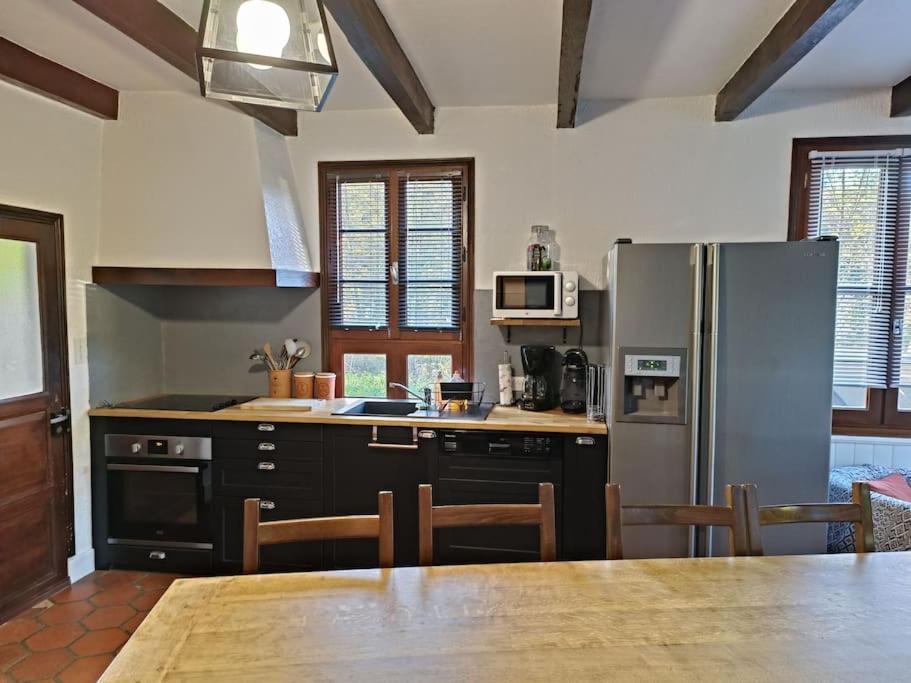 Kuchyňa alebo kuchynka v ubytovaní Maison de vacances à la campagne