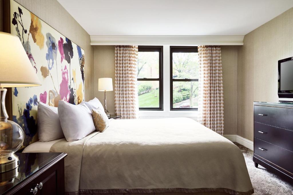 The Raphael Hotel, Autograph Collection - 