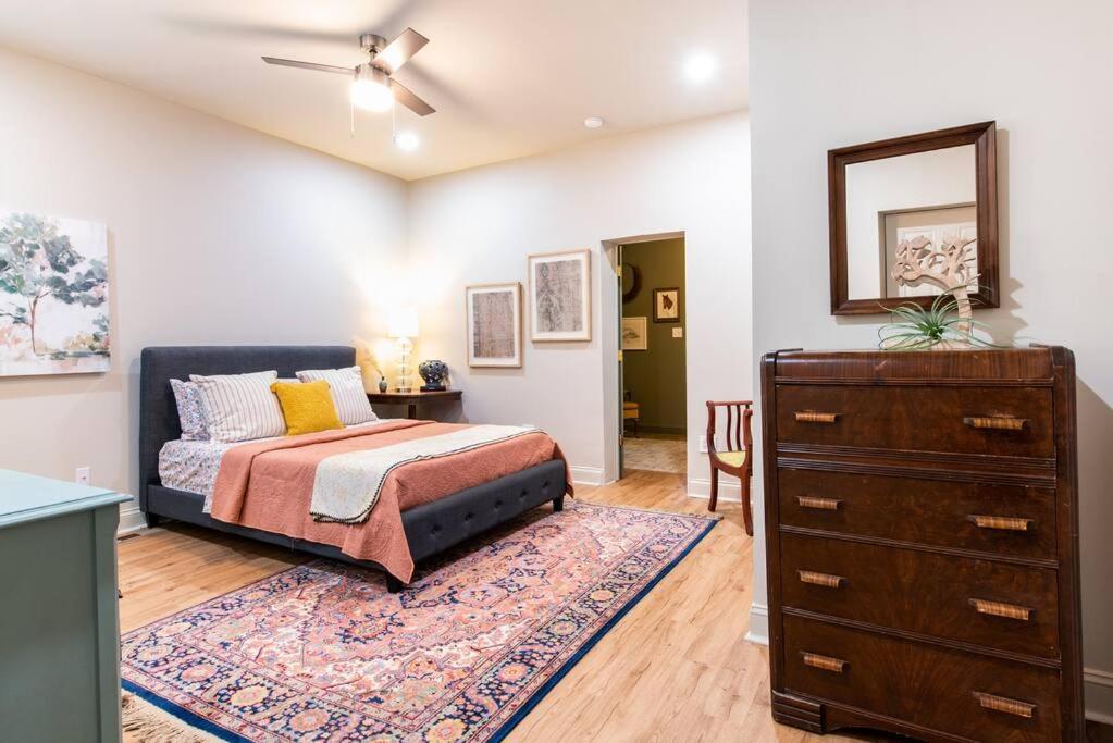 Stylish Germantown Two Bedroom Apartment, Louisville, KY