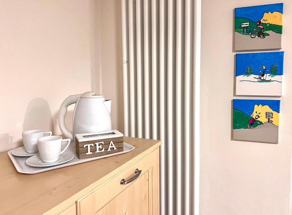Tetera y cafetera en EMARGHE, CASA A MOENA