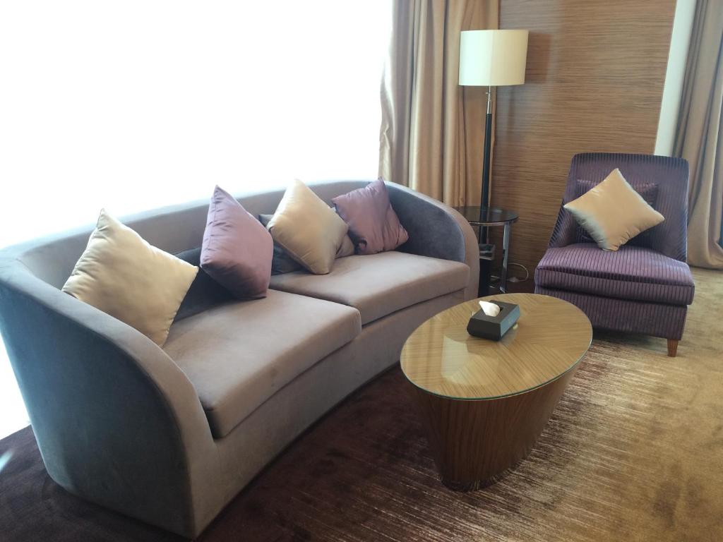 Posezení v ubytování Shenzhen Baoan PLUS Gems Cube Hotel