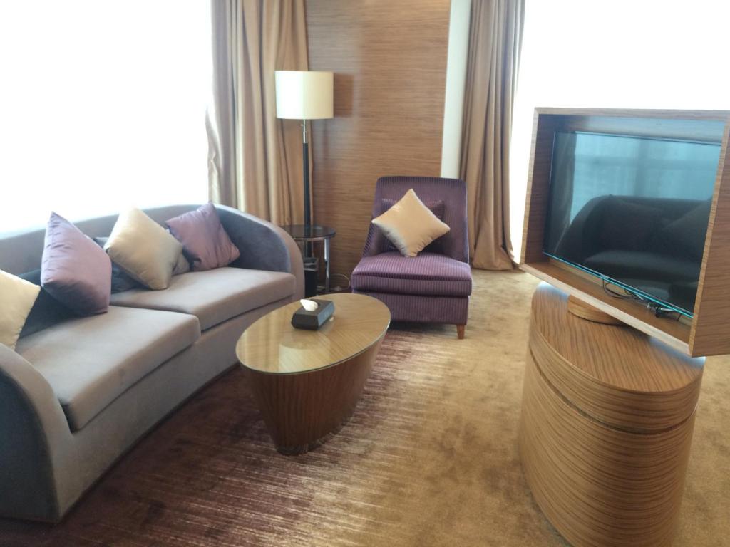 Posezení v ubytování Shenzhen Baoan PLUS Gems Cube Hotel