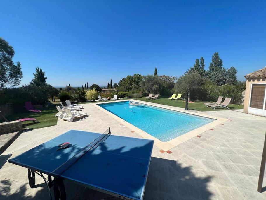 Basen w obiekcie Grande villa avec piscine et vue panoramique lub w pobliżu