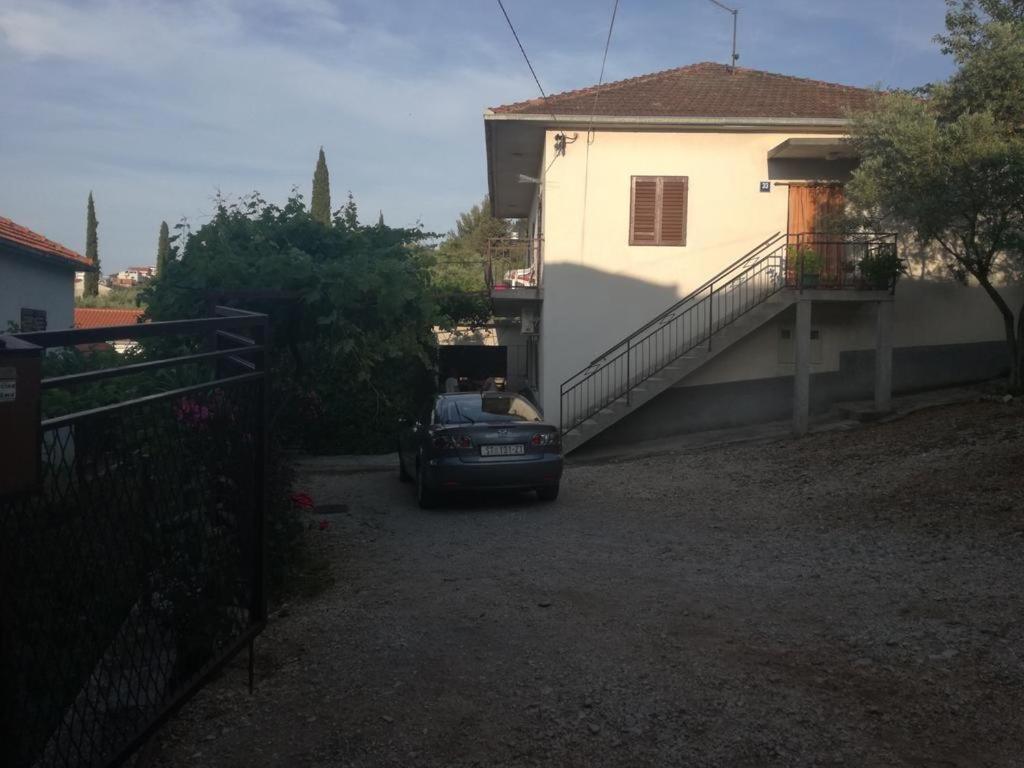 Apartments with parking space Trogir - 15420