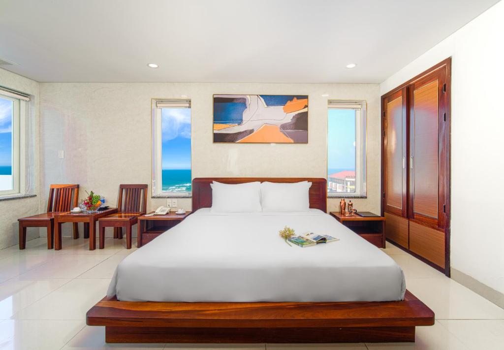 Phòng Deluxe Giường Đôi Nhìn Ra Biển Từ Phía Bên Cạnh