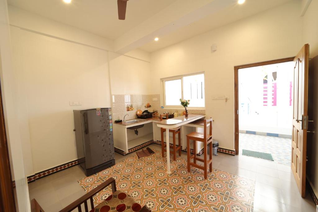 Le Pondy Home Stay - Deluxe Double Studio