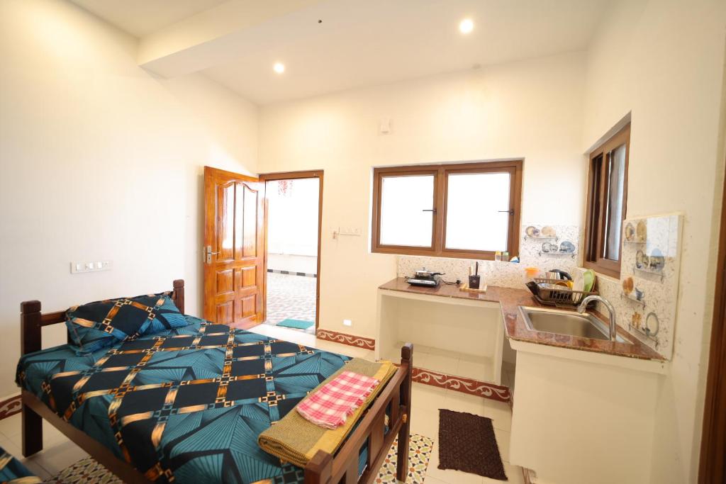 Le Pondy Home Stay - Chambre Quadruple Avec Vue Sur Le Jardin