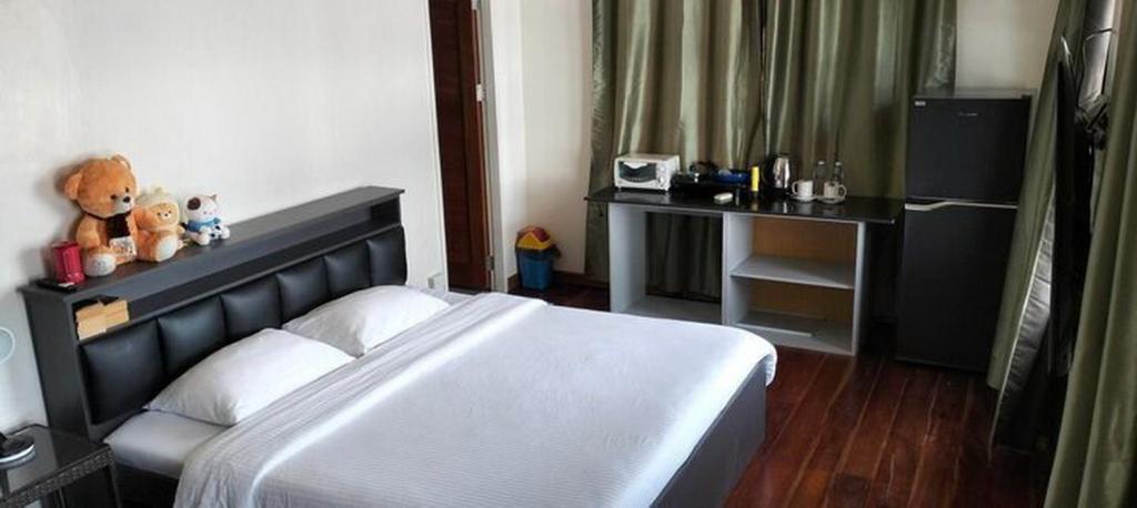 The Gabayan Riviera - Studio