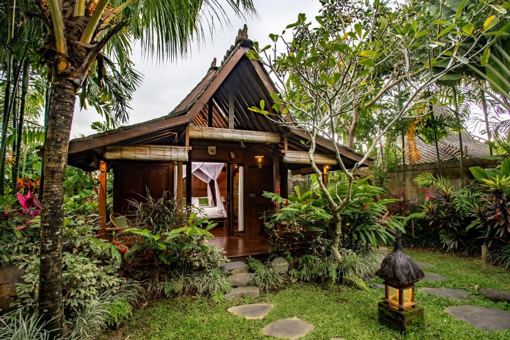 Arya Villas Ubud - Houten Suite Kamer