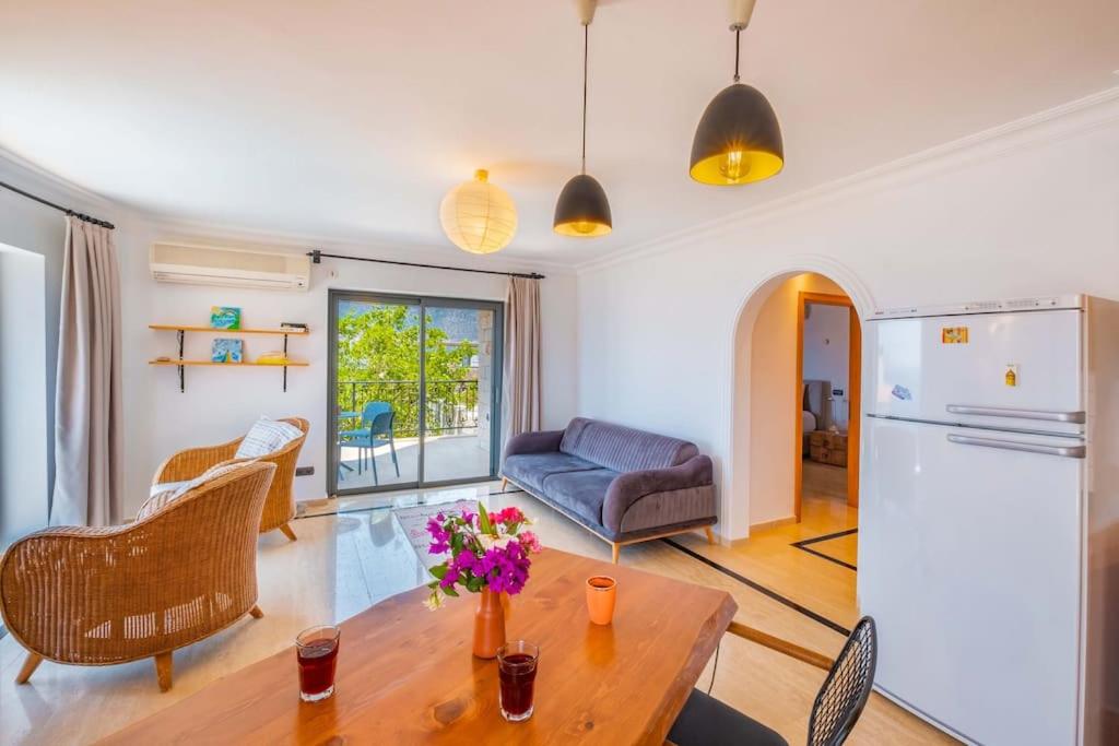 A kitchen or kitchenette at Fortuna Superior Apart