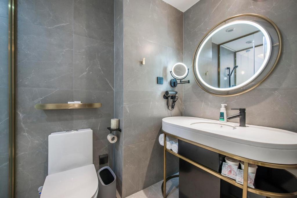 Koupelna v ubytování Atour Hotel Zhuhai Gongbei Port Fuhuali CBD