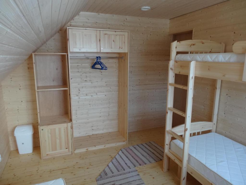 Palanda nebo palandy na pokoji v ubytování Vaino Turismitalu