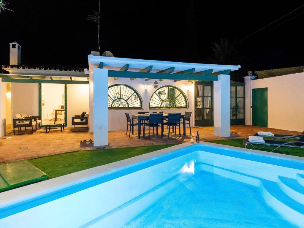 Bazén v ubytování Puerto Banús Dreamed Villa Monelos nebo v jeho okolí