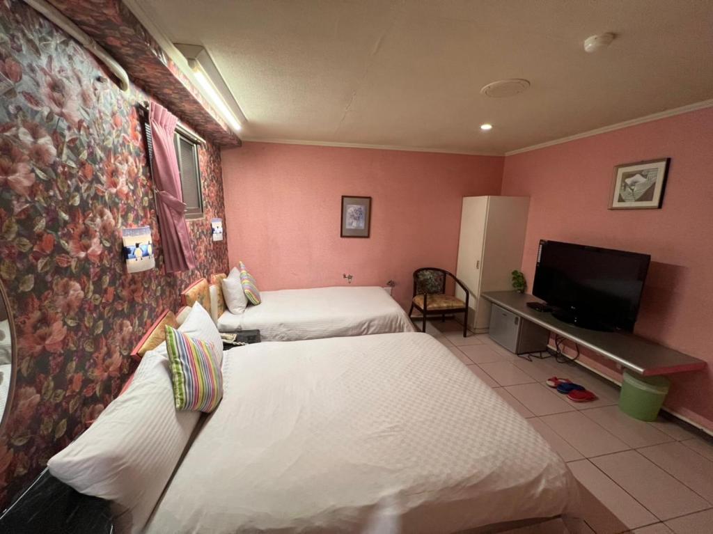 Boston Hotel - Standard -Triple Room