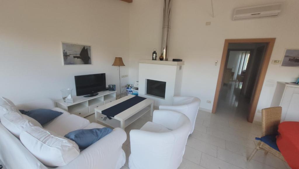 Galeriebild der Unterkunft Le Scuderie App 6 ottimo trilocale con WI FI in Donoratico