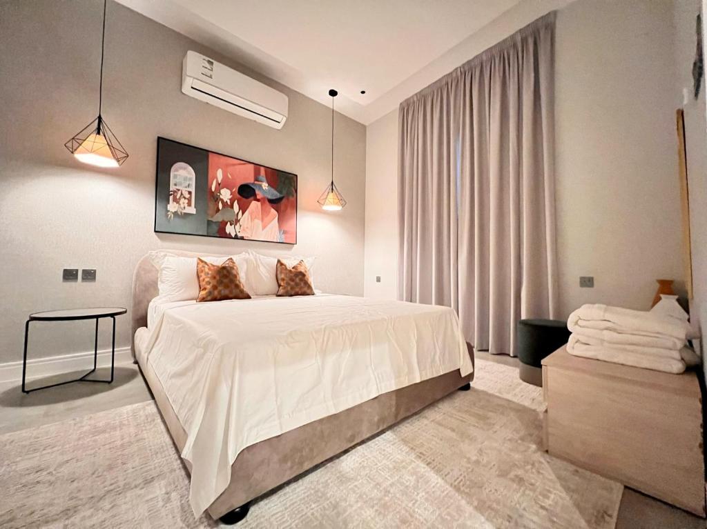 Cadee 02, Living in Style