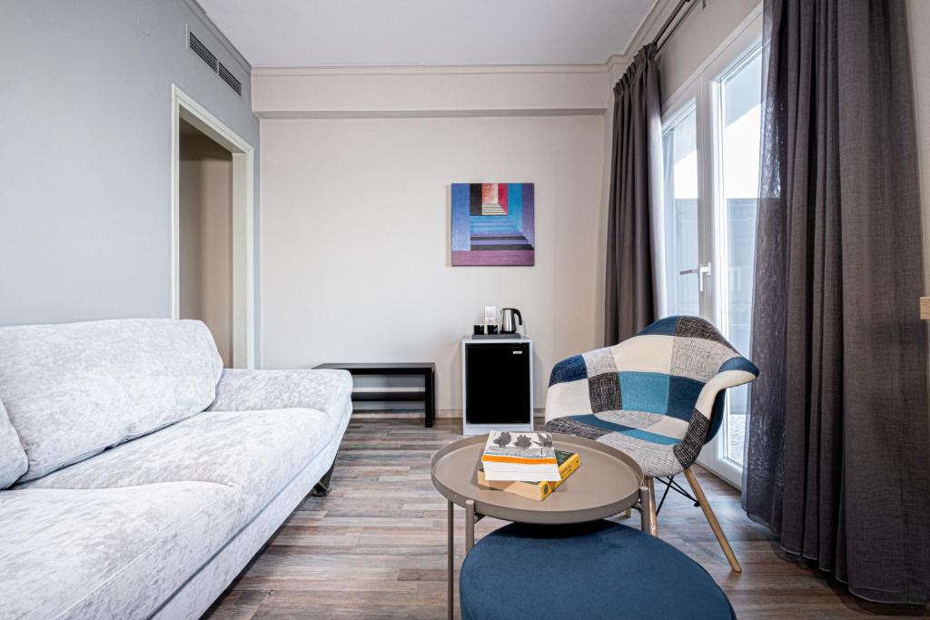 Posezení v ubytování RIVIERA HOTEL