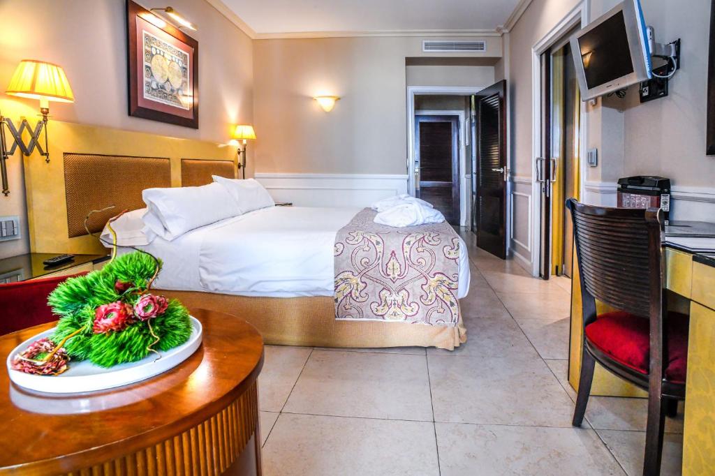 Gran Hotel Guadalpín Banus - Superior Double Or Twin Room With View