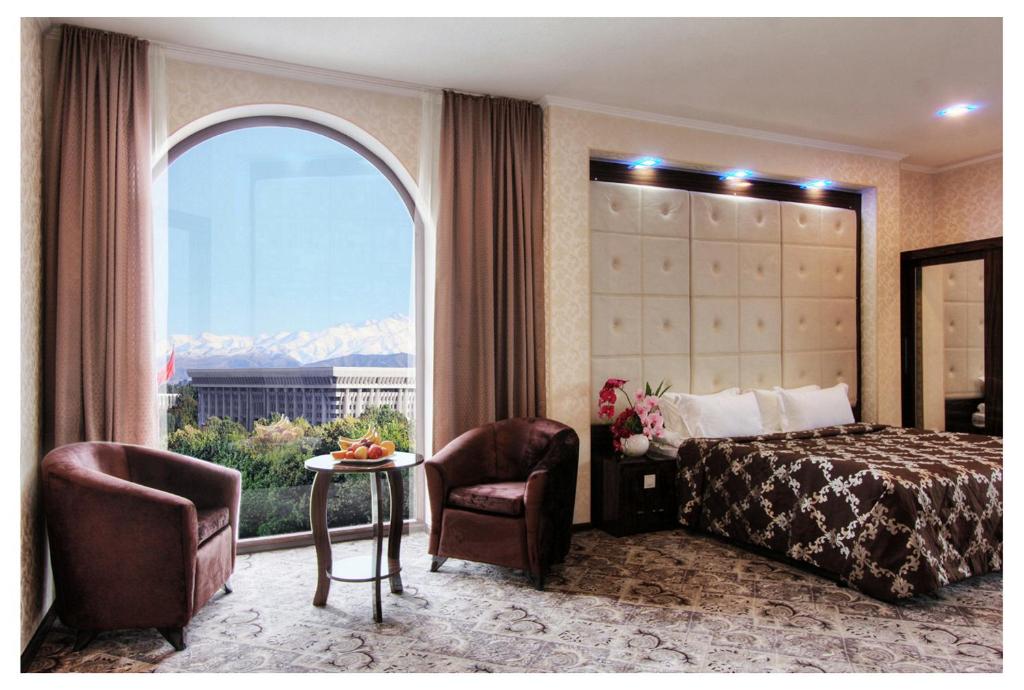 Posezení v ubytování Plaza Hotel Bishkek