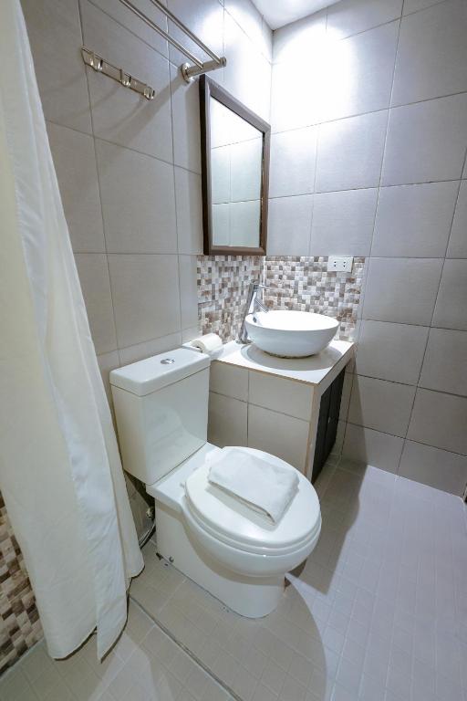 Koupelna v ubytování Emerald Boutique Hotel