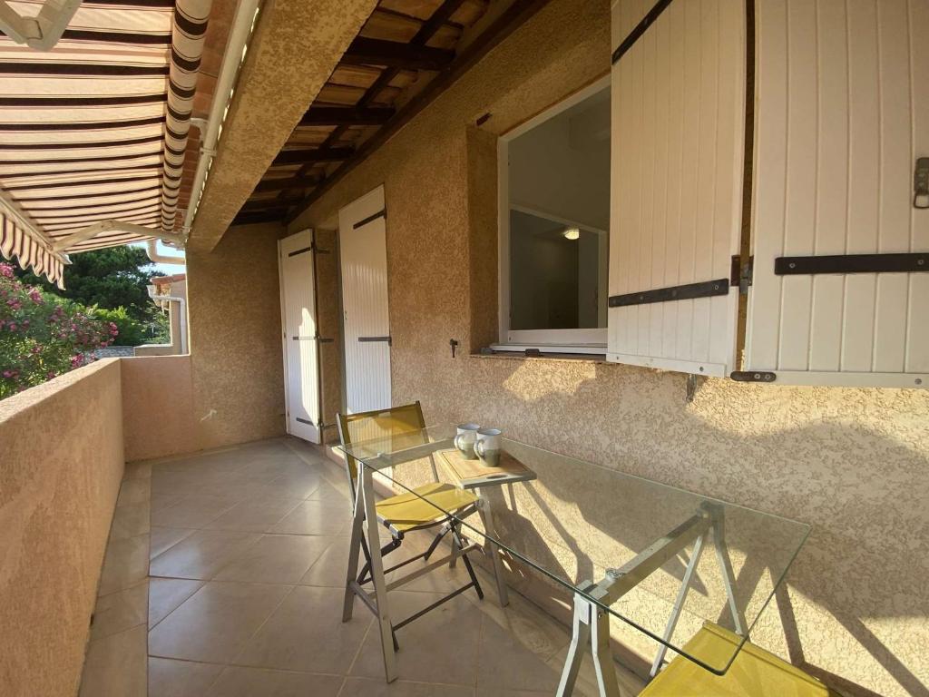 Fotografia z galérie ubytovania Appartement rénové avec 2 terrasses, proche plage, à Sainte-Maxime - Jusqu'à 4 personnes - FR-1-226-493 v destinácii Sainte-Maxime