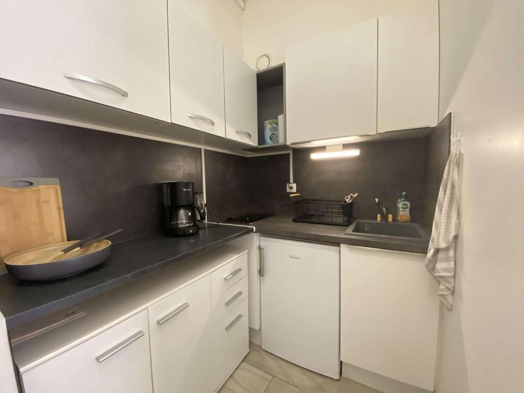 Fotografia z galérie ubytovania Appartement rénové avec 2 terrasses, proche plage, à Sainte-Maxime - Jusqu'à 4 personnes - FR-1-226-493 v destinácii Sainte-Maxime