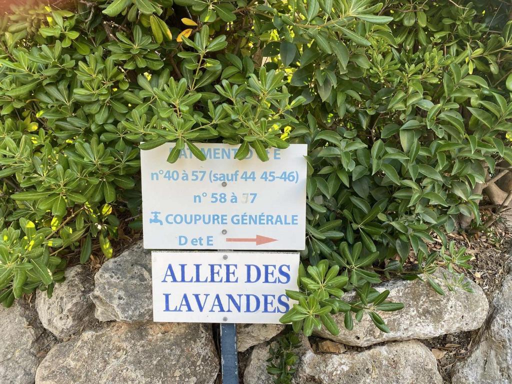 Fotografia z galérie ubytovania Appartement rénové avec 2 terrasses, proche plage, à Sainte-Maxime - Jusqu'à 4 personnes - FR-1-226-493 v destinácii Sainte-Maxime