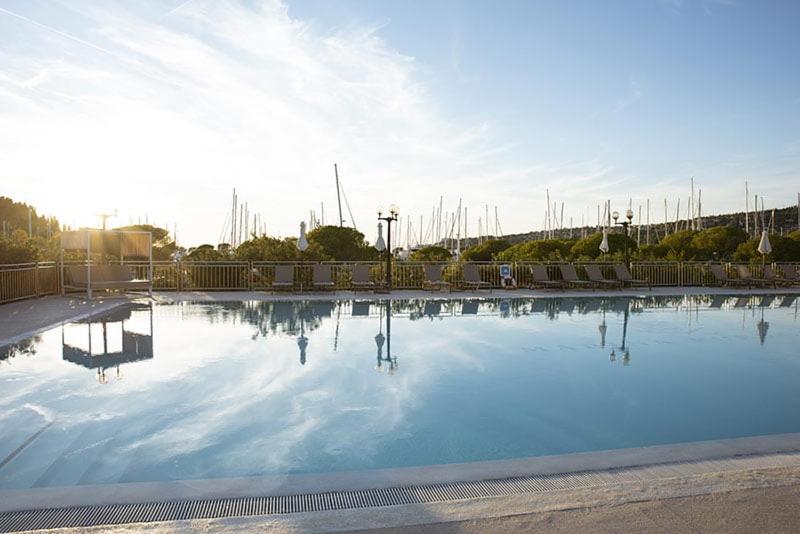 Bazén v ubytování Stella blue Floating House Portorož nebo v jeho okolí