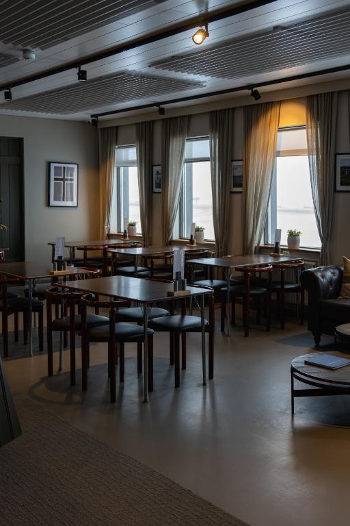 Restaurace v ubytování HOTEL SNAEFELLSNES formally Hotel Rjukandi