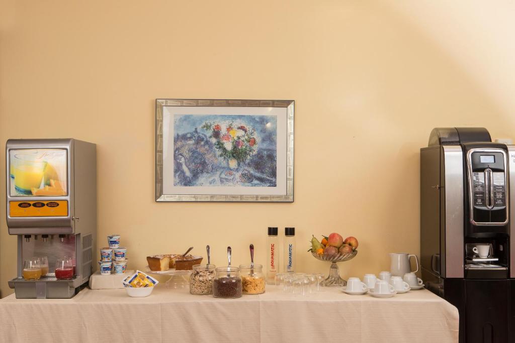 Príslušenstvo na prípravu kávy alebo čaju v ubytovaní Hotel Sacro Cuore