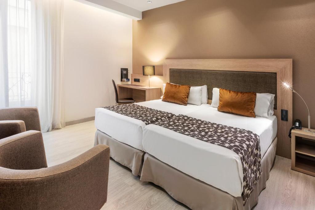 Catalonia Plaza Mayor - 11