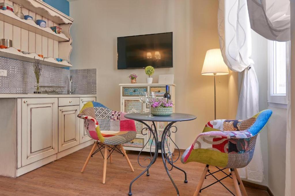 Old City Romantic Studios 2 - 16