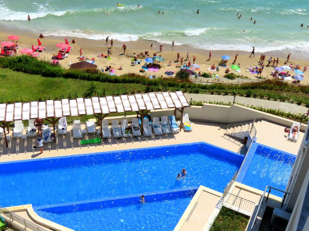 The swimming pool at or close to Byala Cliff Sea View Penthouse