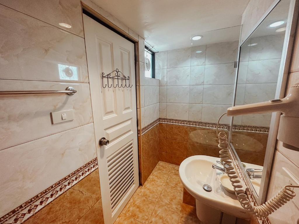 Hotel De Khuvieng - Resim 42