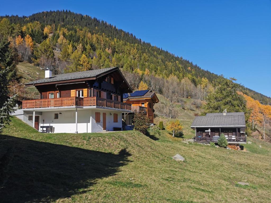 Nespecifikovaný výhled na hory nebo výhled na hory při pohledu z apartmánu