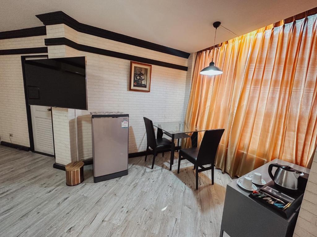 Hotel De Khuvieng - Resim 21