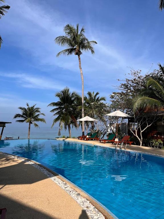 Der Swimmingpool an oder in der Nähe von Green Papaya Beach Resort, Koh Phangan