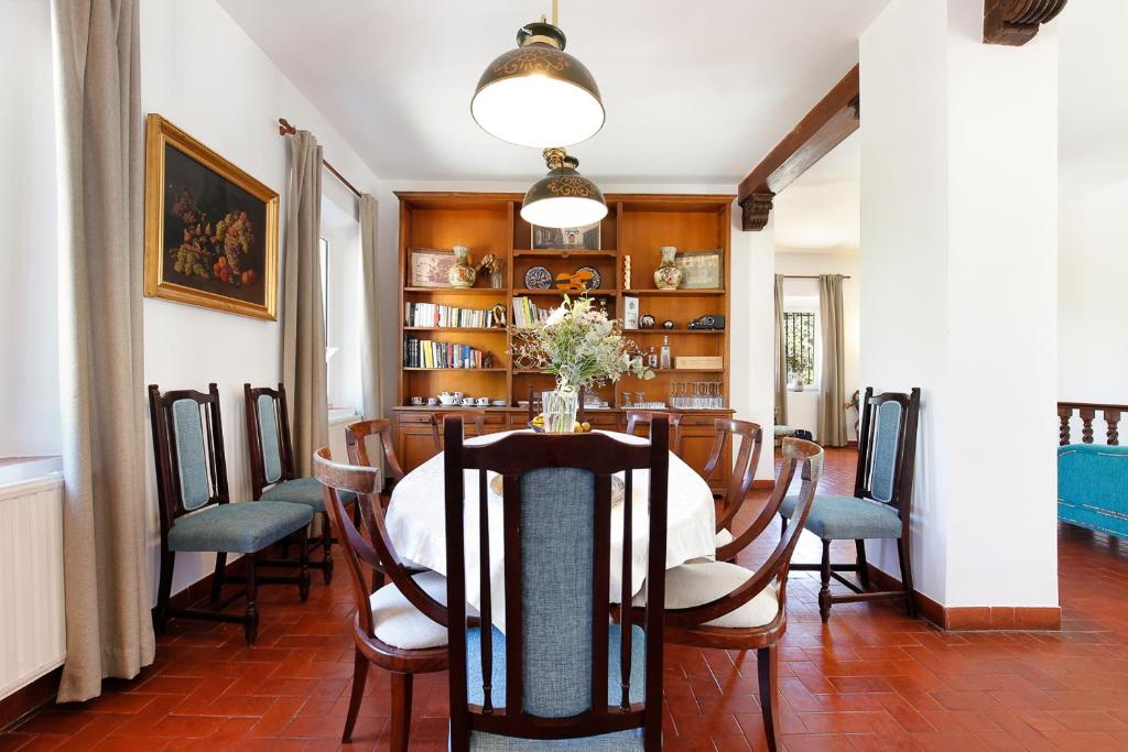 Fotografie z fotogalerie ubytování Casa con Piscina, barbacoa y jardín para 20 personas v destinaci Granada