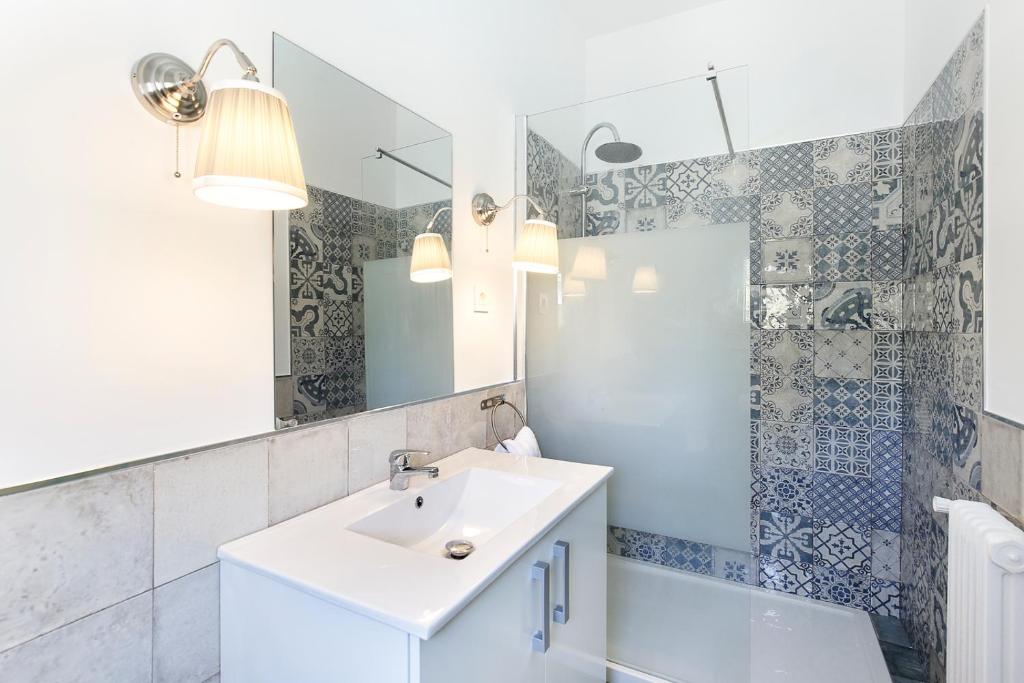Fotografie z fotogalerie ubytování Casa con Piscina, barbacoa y jardín para 20 personas v destinaci Granada