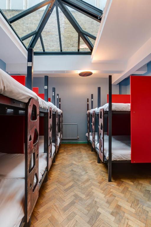 Postel nebo postele na pokoji v ubytování Clink261 Hostel