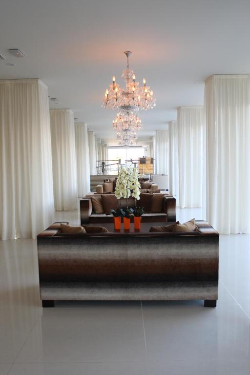 Зона вітальні в Vrissiana Boutique Beach Hotel