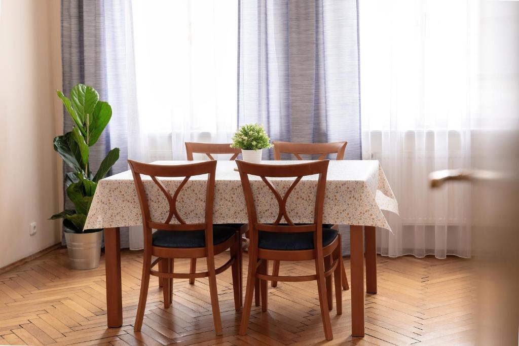 Sibelius Apartments Prague - Art Nouveau Residence 1902 - 19