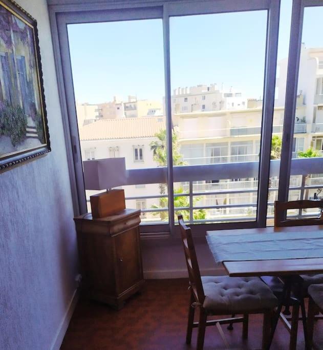 Balkón alebo terasa v ubytovaní T2 Vue Mer Terrasse sud Plage 50m Canet-Plage