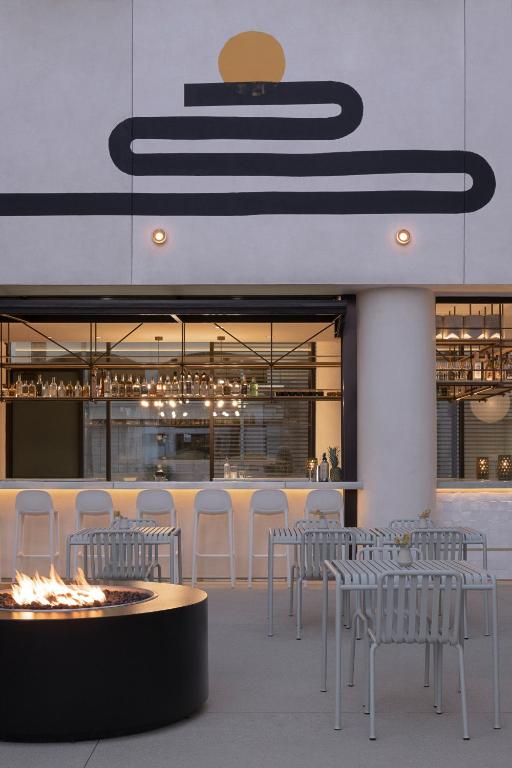 Restaurace v ubytování Drift Palm Springs, a Member of Design Hotels