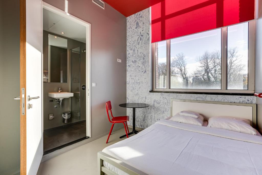 ClinkNOORD Hostel photo