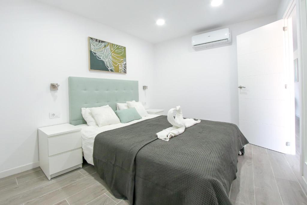 Fotografie z fotogalerie ubytování Amazing spacious 1 bedroom flat with Ocean view, 311, Ponderosa v destinaci Playa Fañabe