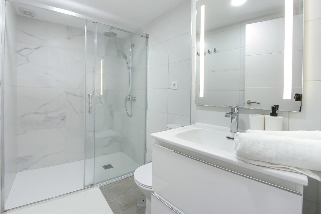 Fotografie z fotogalerie ubytování Amazing spacious 1 bedroom flat with Ocean view, 311, Ponderosa v destinaci Playa Fañabe