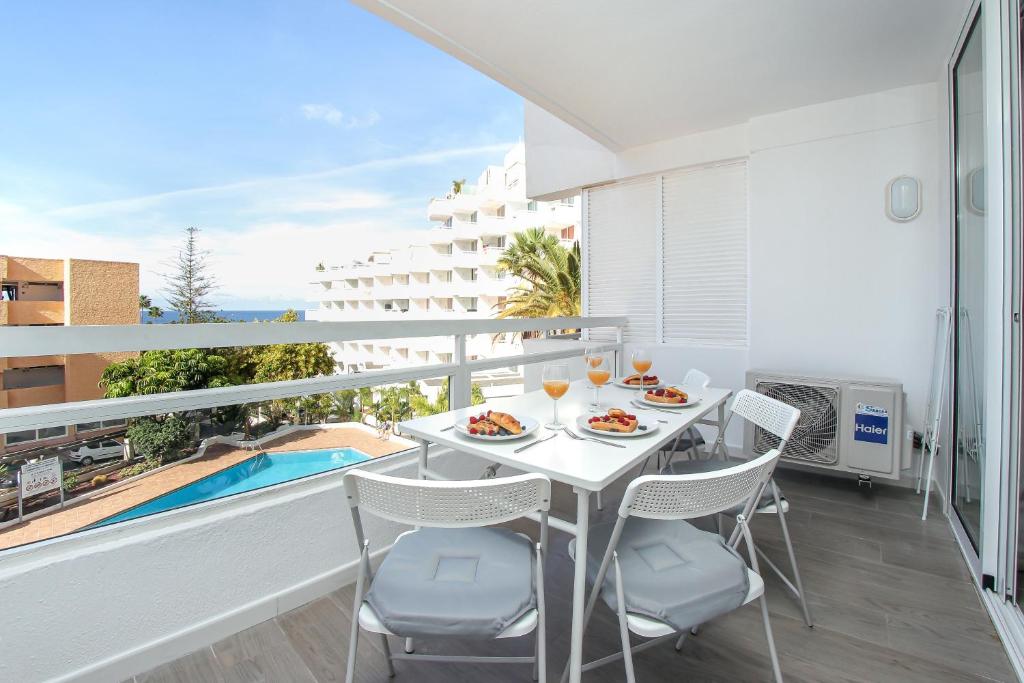 Fotografie z fotogalerie ubytování Amazing spacious 1 bedroom flat with Ocean view, 311, Ponderosa v destinaci Playa Fañabe