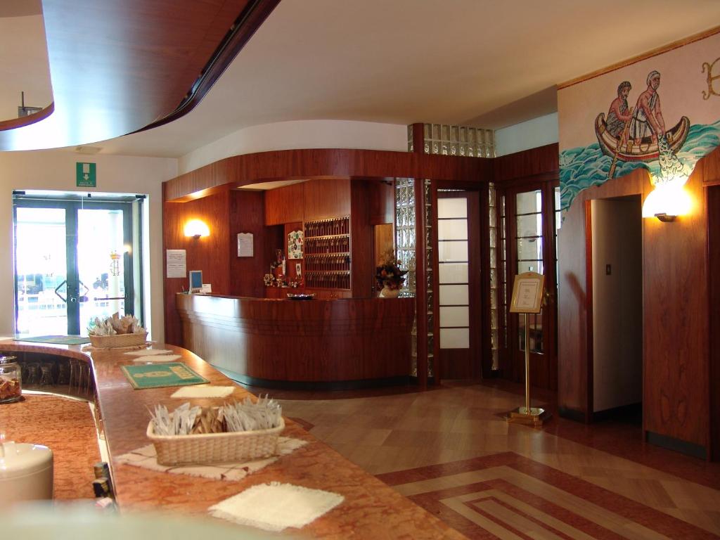 Posedenie v ubytovaní Hotel Excelsior